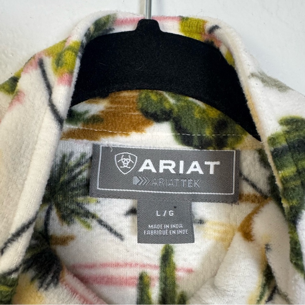 Ariat Cactus Printed Fleece 1/4 Zip Pullover - Picture 4 of 15
